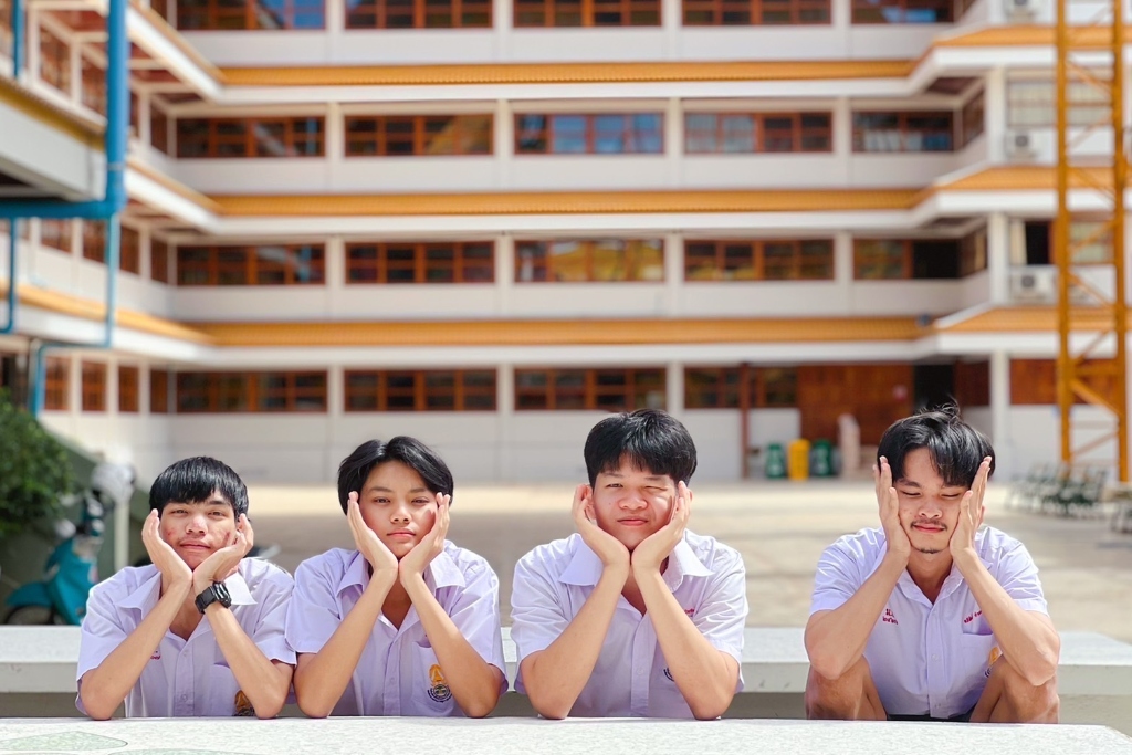 จบการศึกษาระดับมัธยมศึกษา
